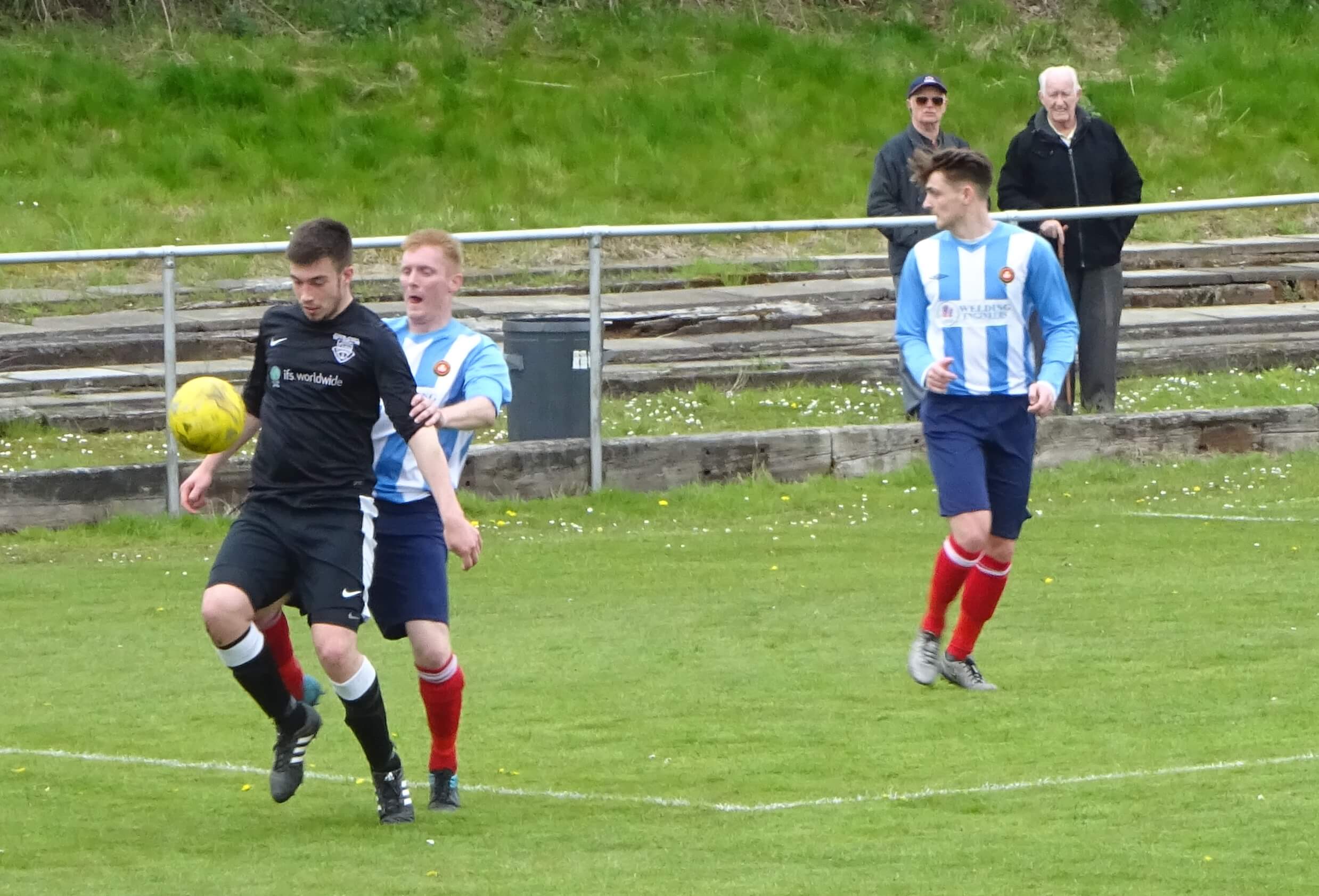 Dunipace v Larkhall Thistle 7th May 2016 -6